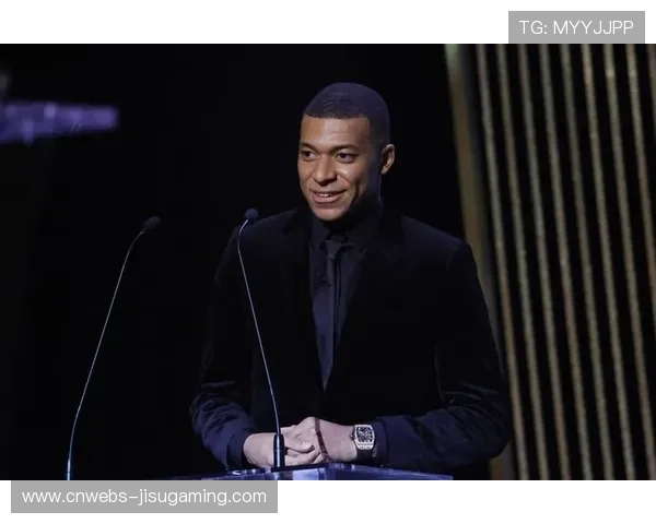 前巴黎球星姆巴佩获金球奖后首次返回法国观赛 前巴黎球星姆巴佩获金球奖后首次返回法国观赛