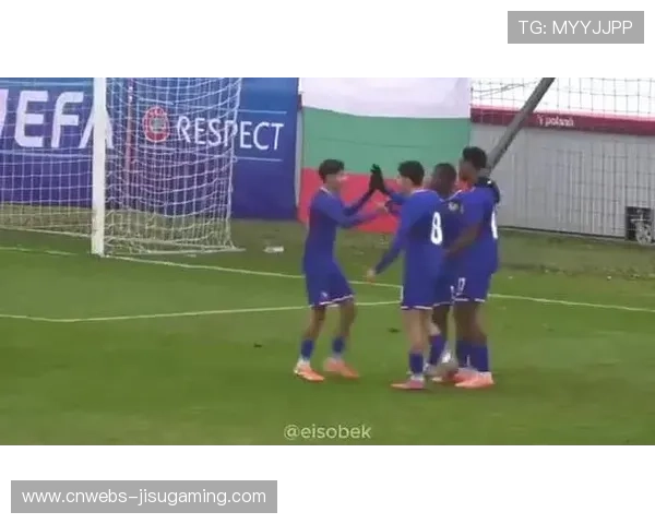 曼加拉伤缺里昂中场，替补球员攻防贡献度受关注