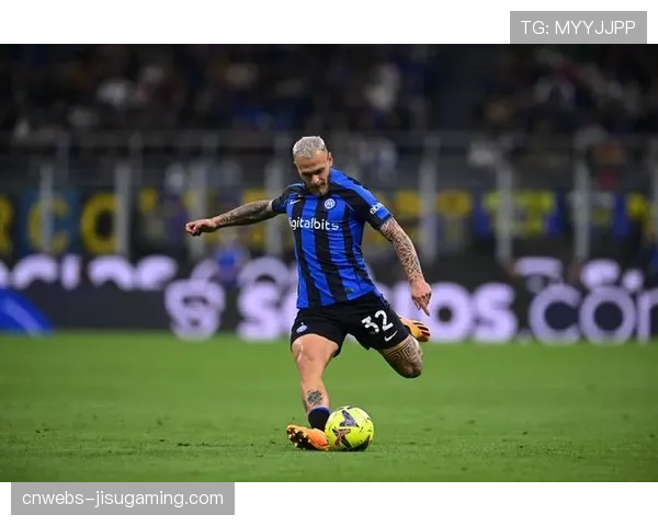 特写：伤愈复出的基耶萨在训练后加练了五十次任意球